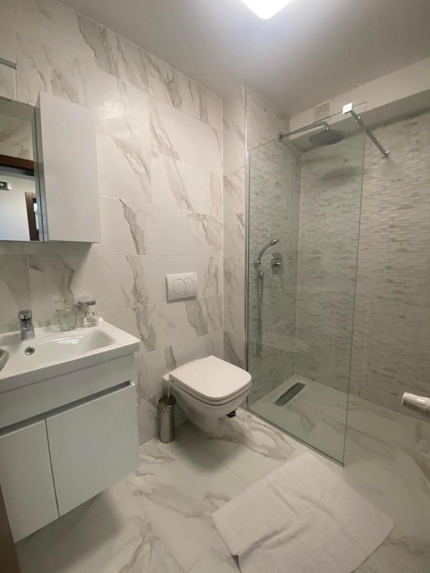 Dishli Hotel & Spa Струга Экстерьер фото